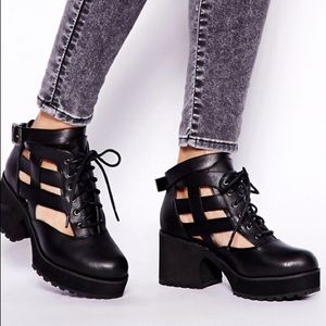 SHELLYS LONDON LACEUP BOOTIES